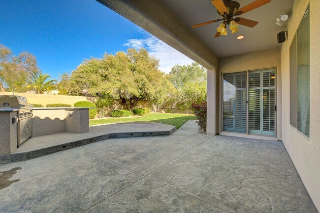 Building Photo - Anthem country Club Golf Community Beauty