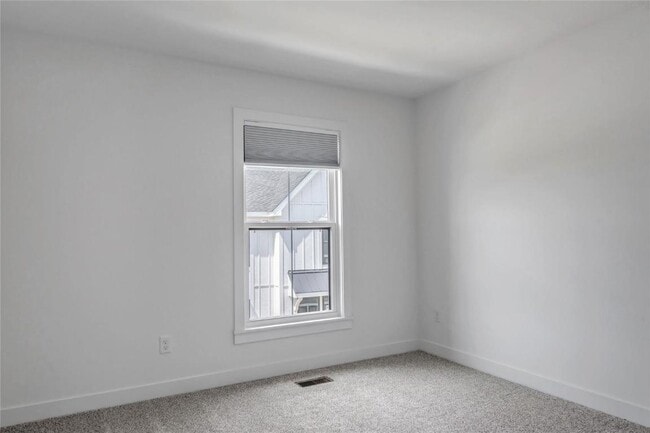 Building Photo - 16507 Honey Locust Dr