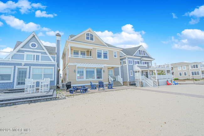 Building Photo - 257 Beach Front
