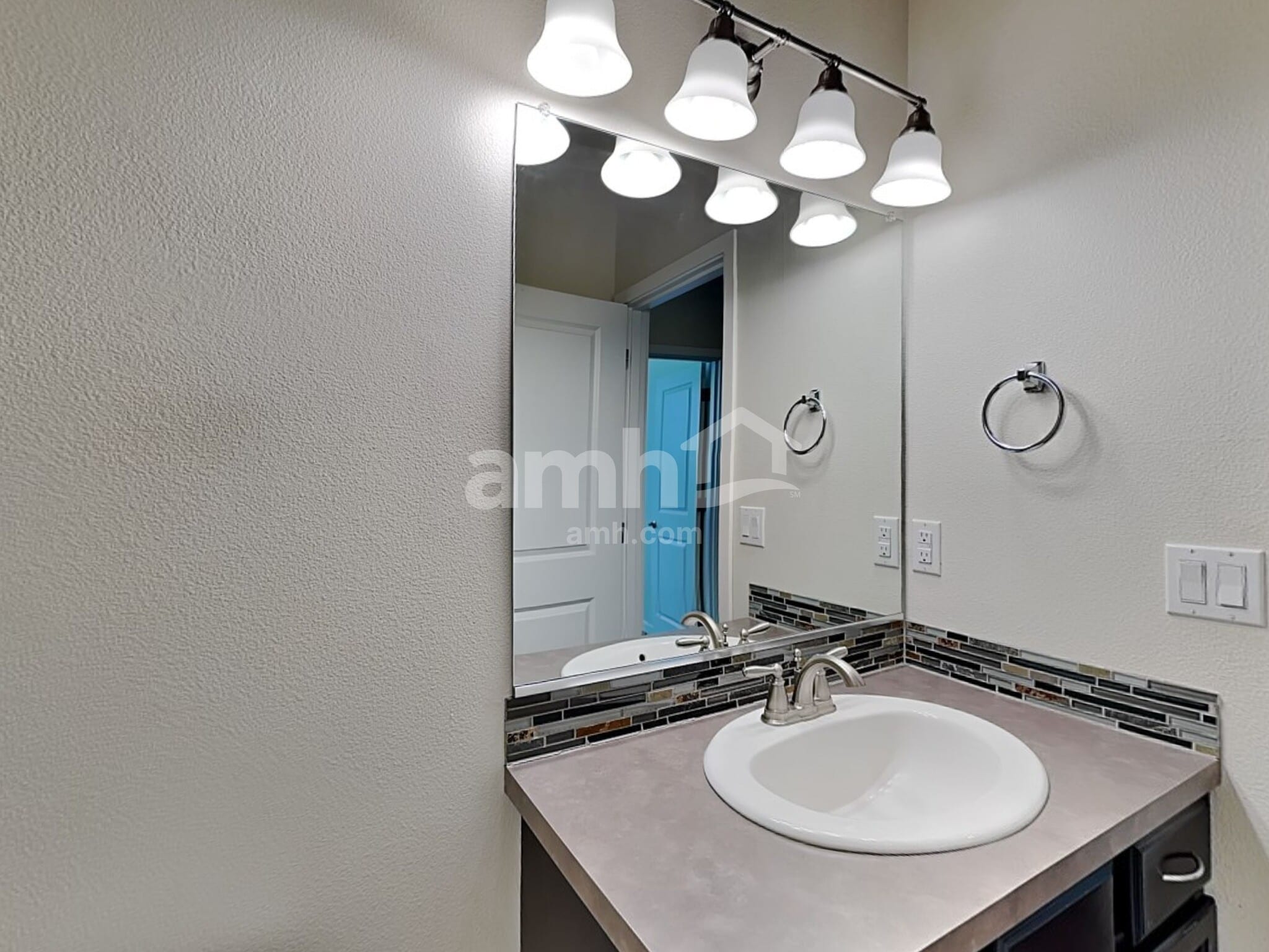 Building Photo - 16602 NE 91st St