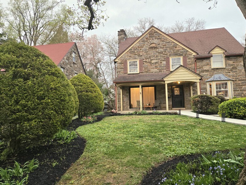 Building Photo - 611 Harvard Rd