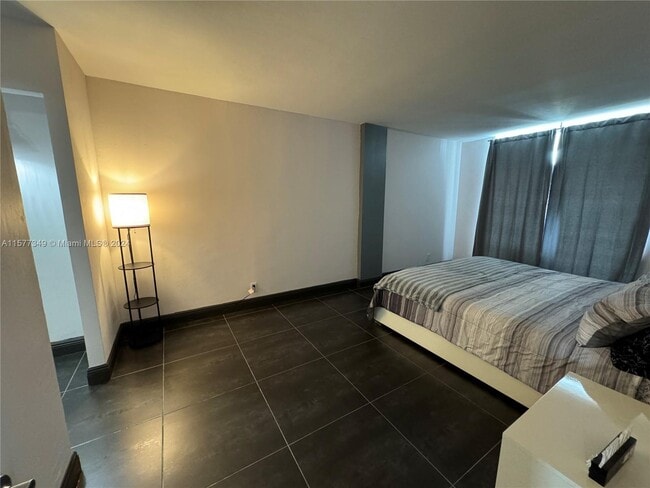 Building Photo - 2903 N Miami Beach Blvd
