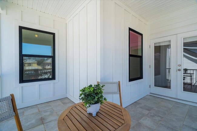 Building Photo - 5712 Bascom Ln