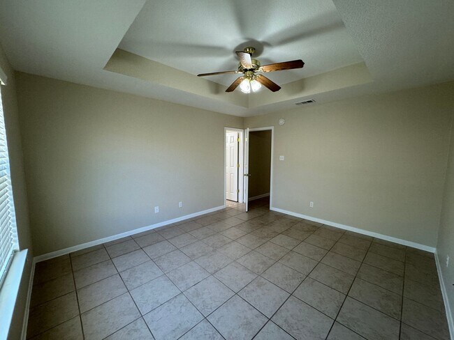 Building Photo - 3500 Dustin Ct