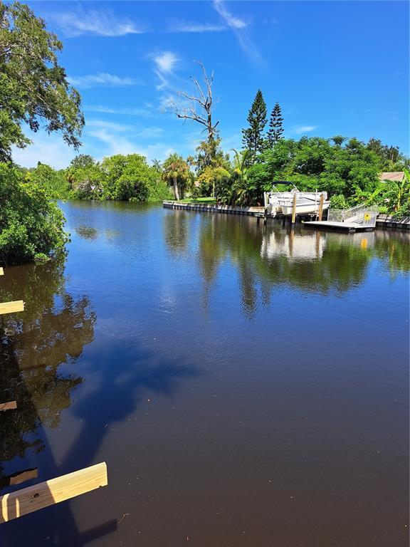 Building Photo - 9004 Tudor Dr