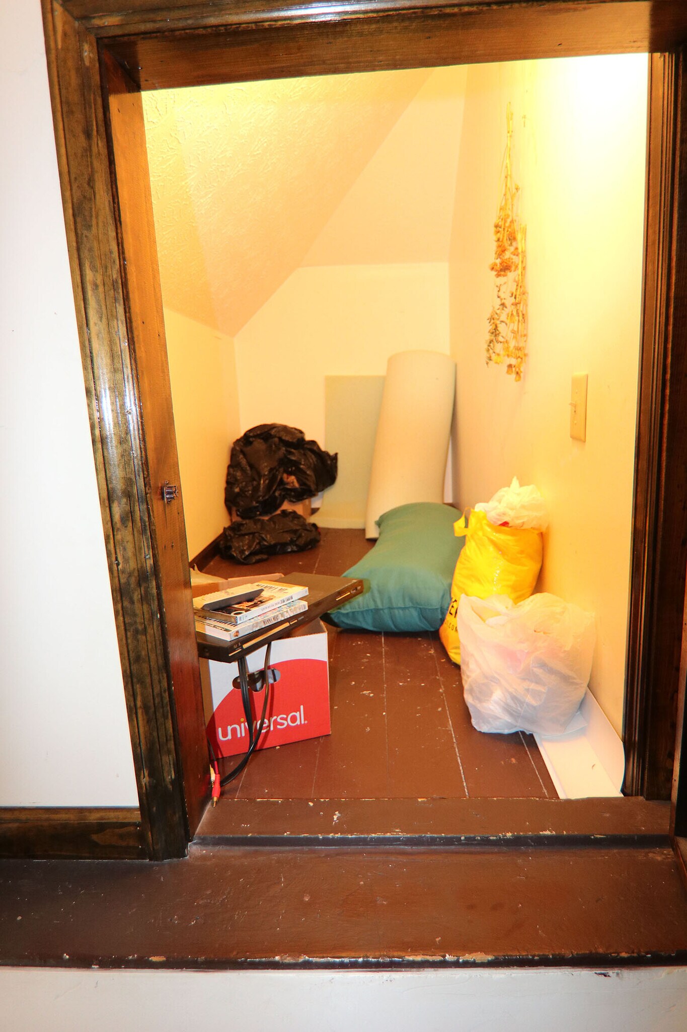 Extra storage space in alcove by the stairway to 3rd floor - 372 E Oakland Ave