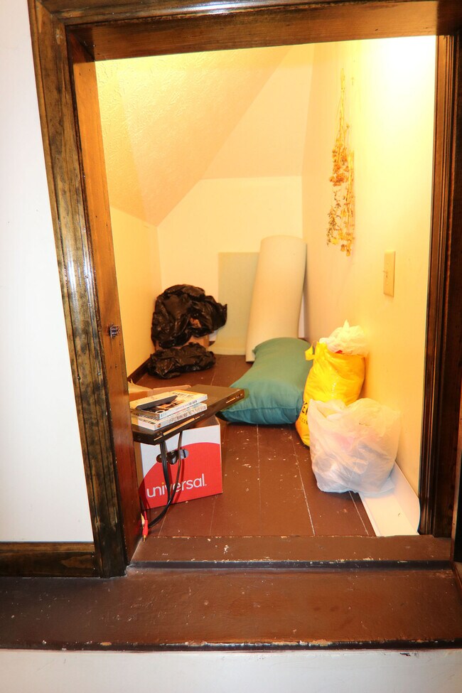 Extra storage space in alcove by the stairway to 3rd floor - 372 E Oakland Ave