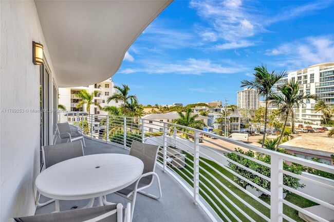 Building Photo - 612 Bayshore Dr