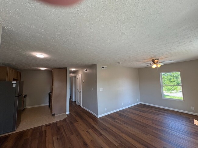 Building Photo - 3302 Tazewell Pike