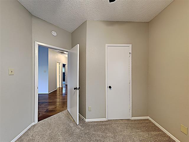 Building Photo - 7764 Creekview Dr