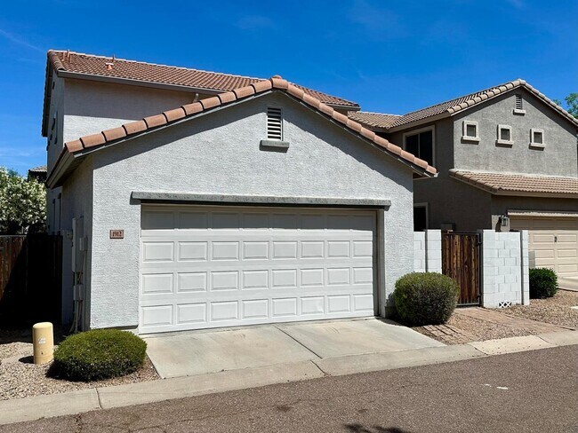 Building Photo - 1912 E Loma Vista St