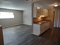 Building Photo - ALL PROSPECTIVE TENANTS MUST SUBMIT A $58 ...