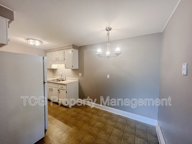 Building Photo - 1444 State Street