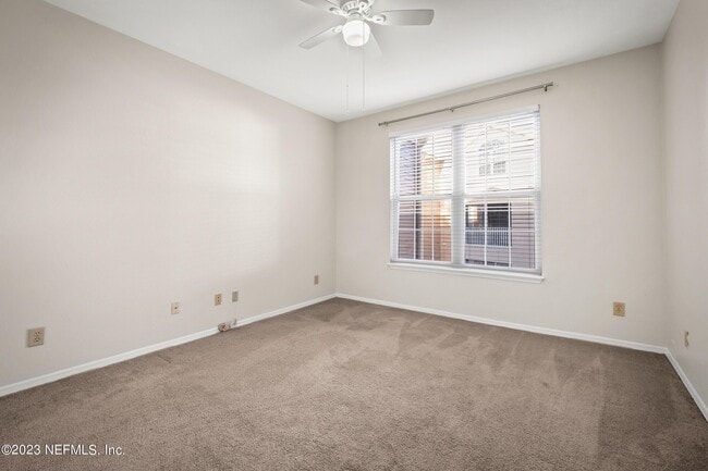 Building Photo - 13810 Sutton Park Dr N