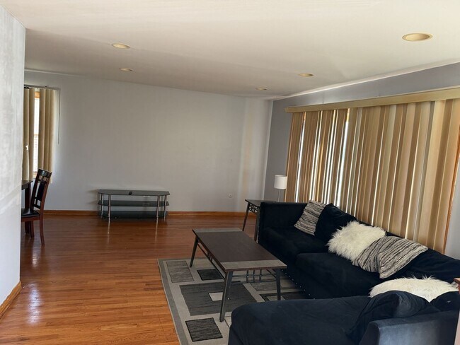 Building Photo - 18019 Ravisloe Terrace