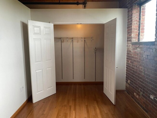 Building Photo - 111 N Main St