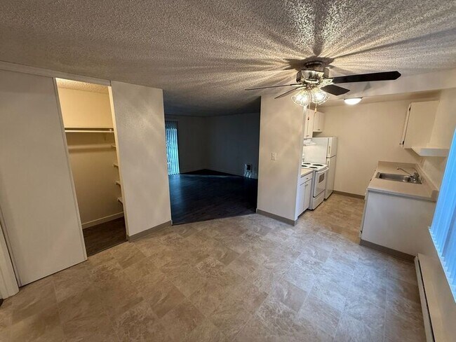 Building Photo - 445 Senate St NW