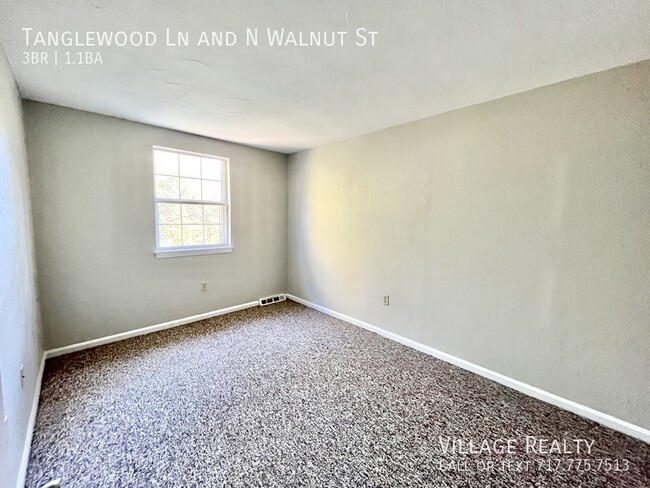 Building Photo - Spacious 3-BR Townhome in Dallastown Schoo...