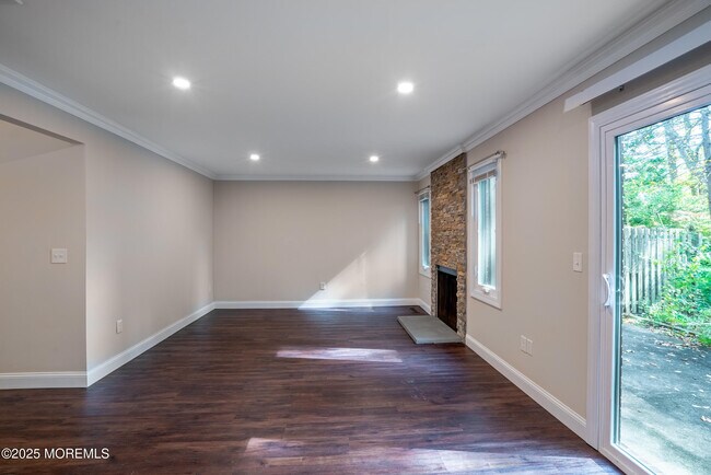 Building Photo - 904 Schooner Dr