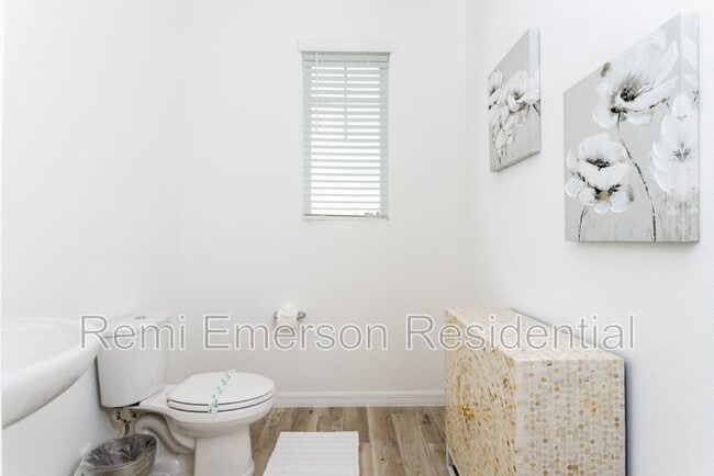 Building Photo - 640 Benoi Dr
