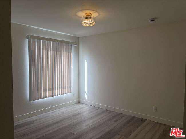 Building Photo - 432 N Kenwood St