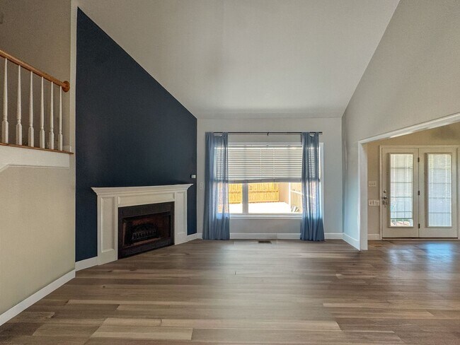 Building Photo - Well-Maintained 4 Bed 2.5 Bath Home with a Pool