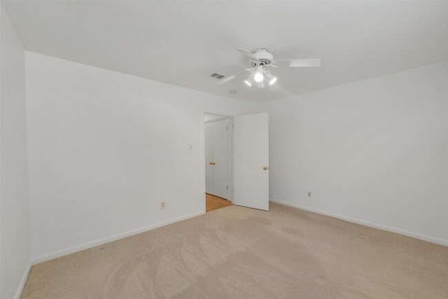 Building Photo - 8415 Braesdale Ln