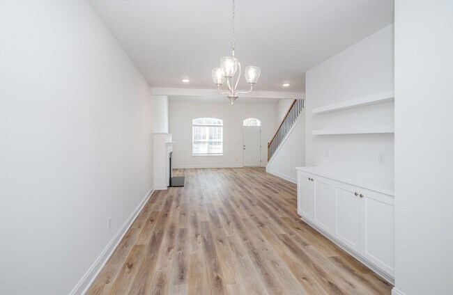 Building Photo - 402 Manly Way