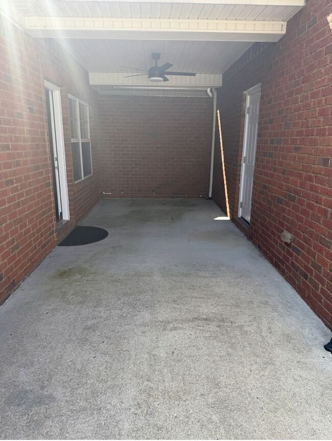 Building Photo - 2136 Cason Ln