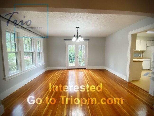 Building Photo - 1673 Riverview St