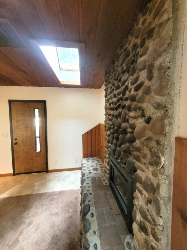Building Photo - Cabin Style Home, 2 Bedroom - Bellingham, Toledo St