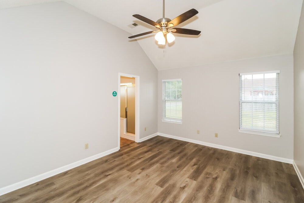 Building Photo - 6284 Manchester St