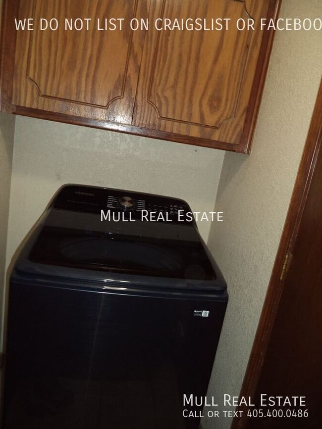 Building Photo - Furnished Single Family Home