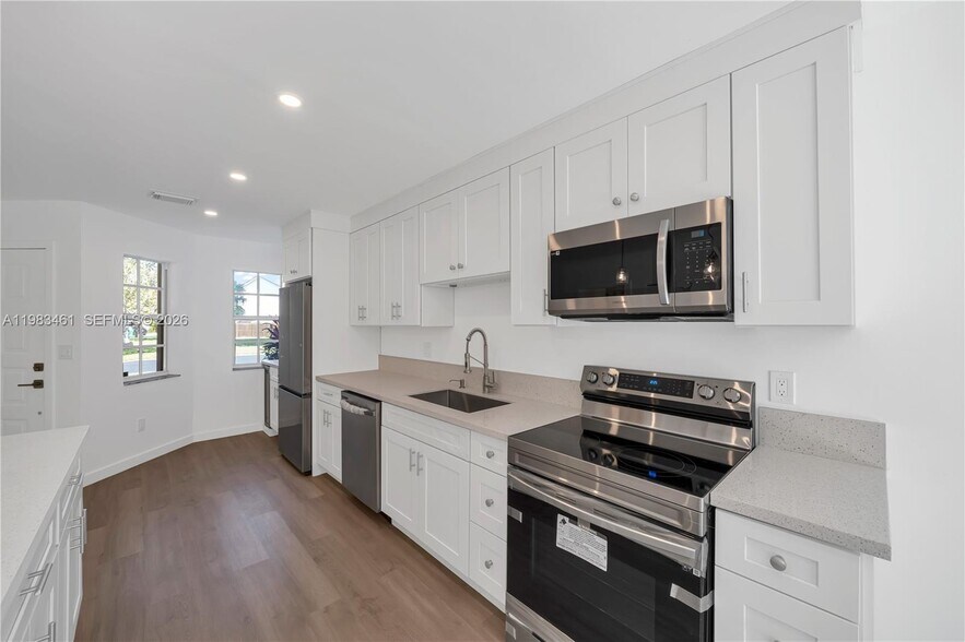 Building Photo - 13914 SW 101st Ln