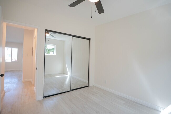 Building Photo - 825 W 167th St