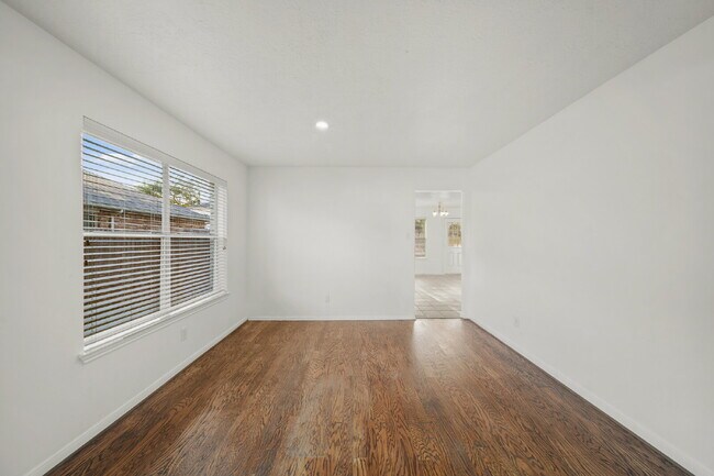 Building Photo - Spacious 4-bedroom in Pearland ISD!