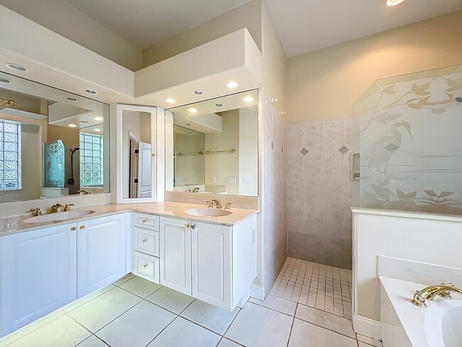 Building Photo - 4361 Davidia Dr