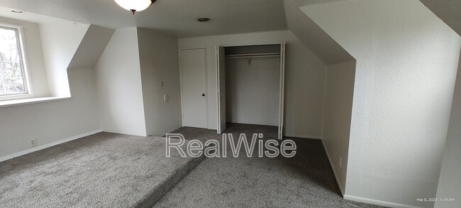 Building Photo - 355 W Selmar Ct