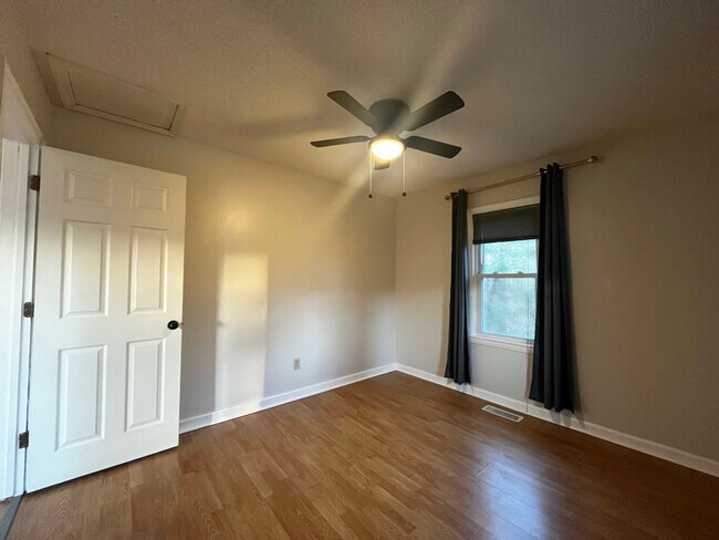 Building Photo - 83 Piney Mountain Church Rd