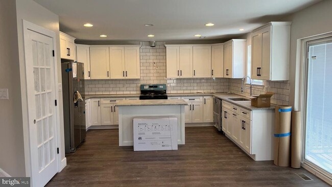 Building Photo - 116 Isabella Dr