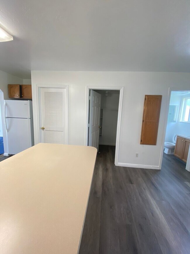 Building Photo - 1556 Talon Dr