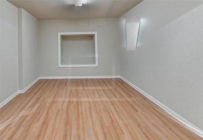 Building Photo - 11636 Parkside Ave