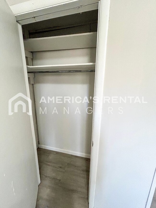 Building Photo - Home for rent in Adamsville!