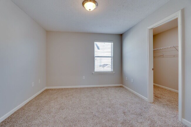 Building Photo - "Charming 2-Bedroom Townhouse Retreat on Staten Drive – Spacious 1,285 Sq. Ft. with 2 Full Baths ...