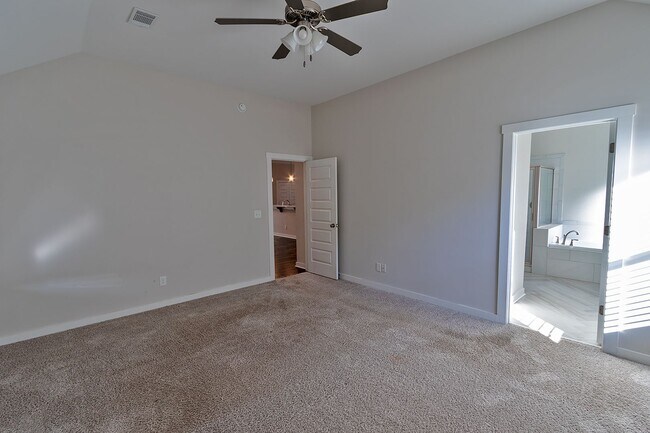 Building Photo - Available July 1, 2026!