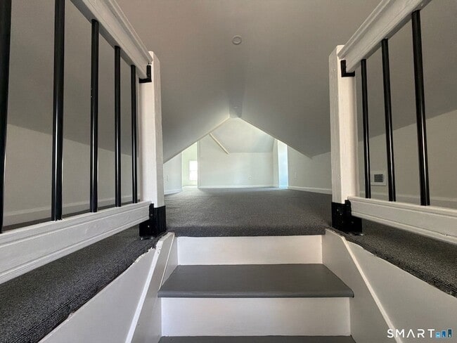 Building Photo - 316 W Main St