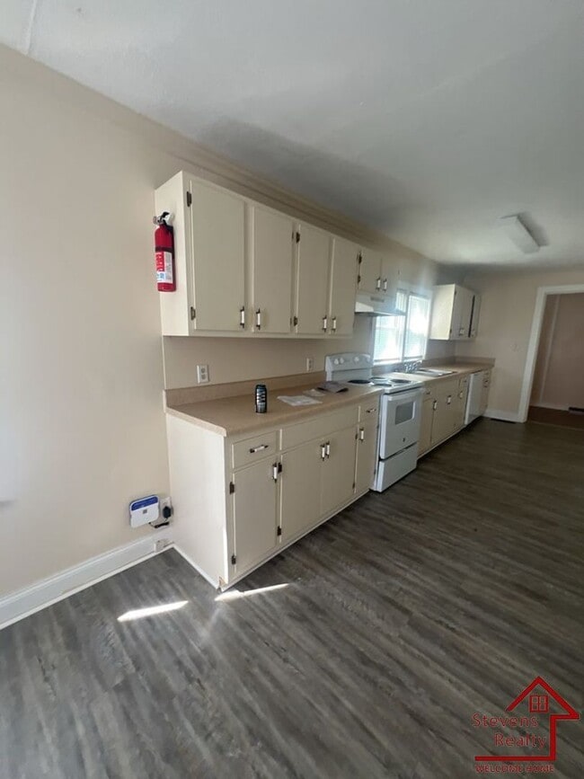 Building Photo - 3236 Hwy 70 E