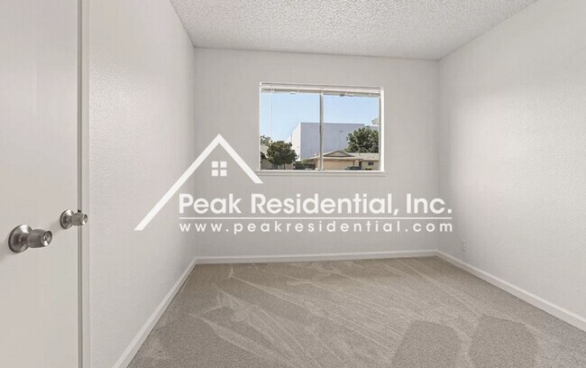 Building Photo - Updated 4bd/2ba North Sacramento Home with 2 Car Garage