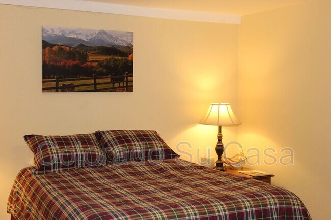 Building Photo - 360 W Rockrimmon Blvd