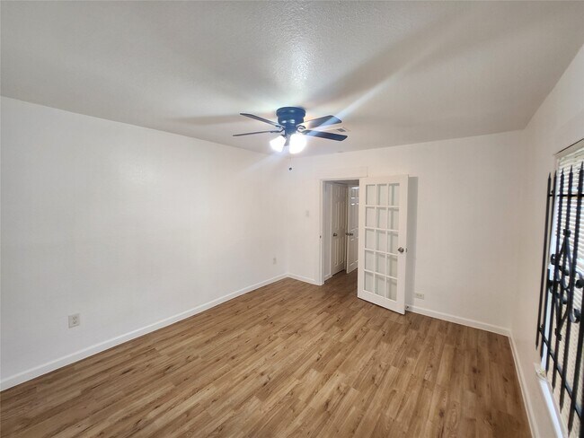 Building Photo - 3206 Anita St